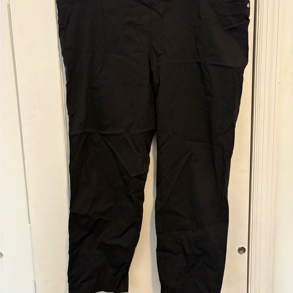 Zac & Rachel Women's Black Capris